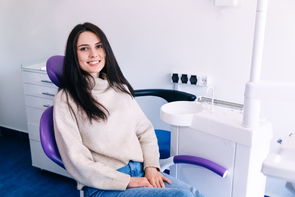 What Are The Services That An Implant Dentist Provides?