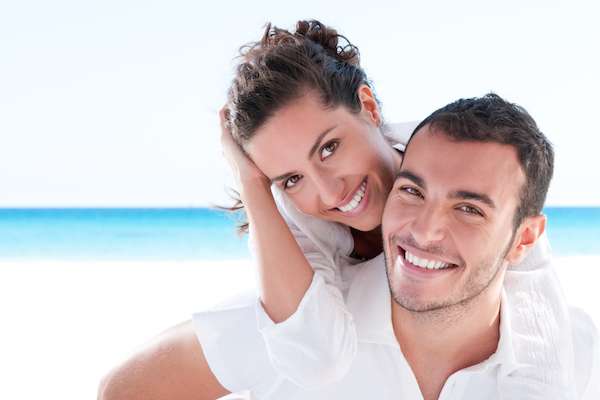 What To Expect When Getting Dental Veneers and Dental Laminates from Paramount Dental Care & Specialty in Long Beach, CA